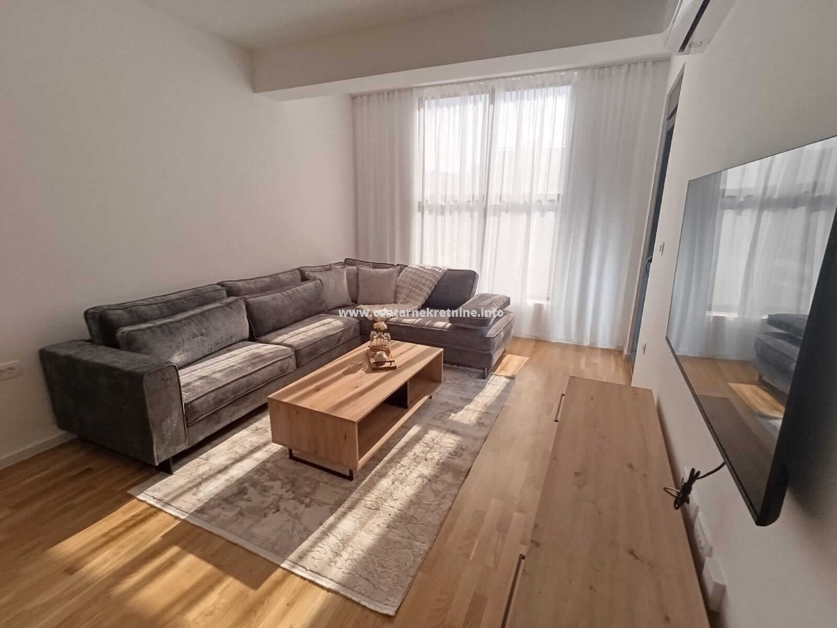 Izdavanje, lux jednosoban stan 64m2, Stari aerodrom, Podgorica